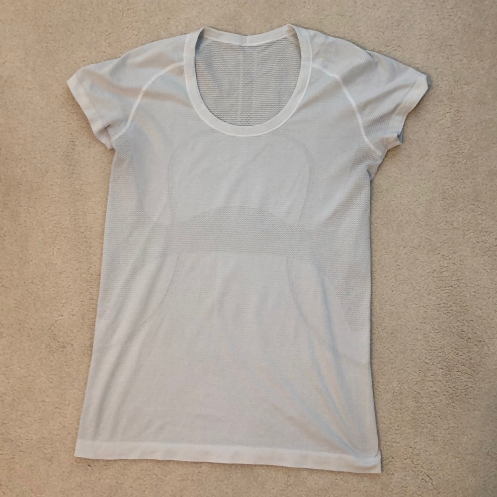 SOLD Lululemon Swiftly Tech Short Sleeve
